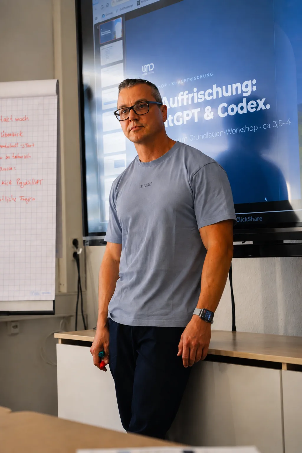 Workshopleitung vor der Präsentation ChatGPT und Codex